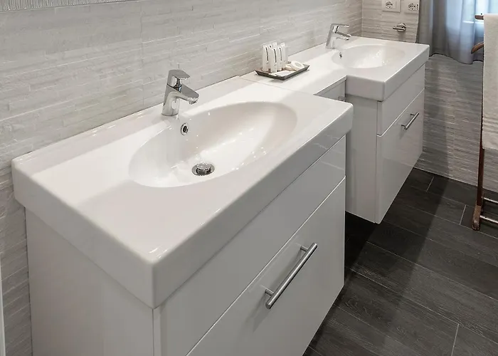 Seven Pieve בית הארחה